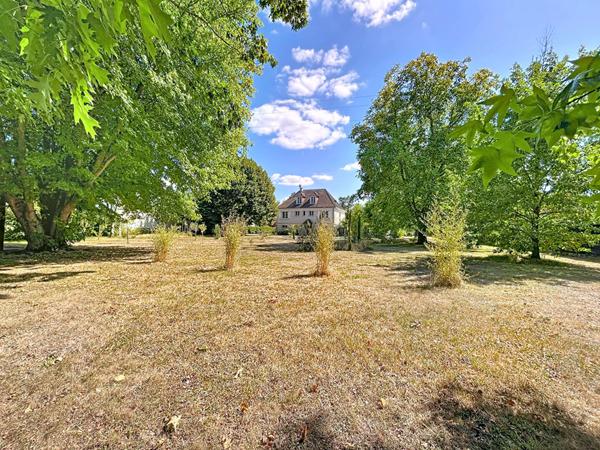 5 minutes d'Amboise, achat maison traditionnelle à Limeray 139 m² 4 chambres sur 4000m² de terrain