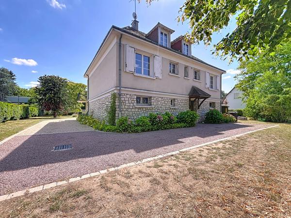 5 minutes d'Amboise, achat maison traditionnelle à Limeray 139 m² 4 chambres sur 4000m² de terrain