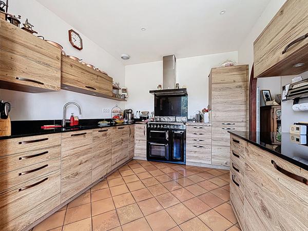 5 minutes d'Amboise, achat maison traditionnelle à Limeray 139 m² 4 chambres sur 4000m² de terrain