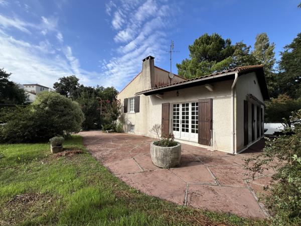 VAUX SUR MER - 150 M PLAGE DE NAUZAN - MAISON 5 CHAMBRES - JARDIN