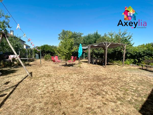 Roanne (42300) A VENDRE - SECTEUR ROANNE - ENSEMBLE IMMOBILIER AVEC LOCAL PROFESSIONNEL, MAISON D'HABITATION ET TERRAIN