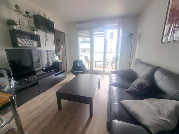 charmant 2 piéces avec balcon