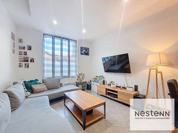 MONTBAZON CENTRE : Charmante maison en pierre avec 2 chambres, jardin et terrasse