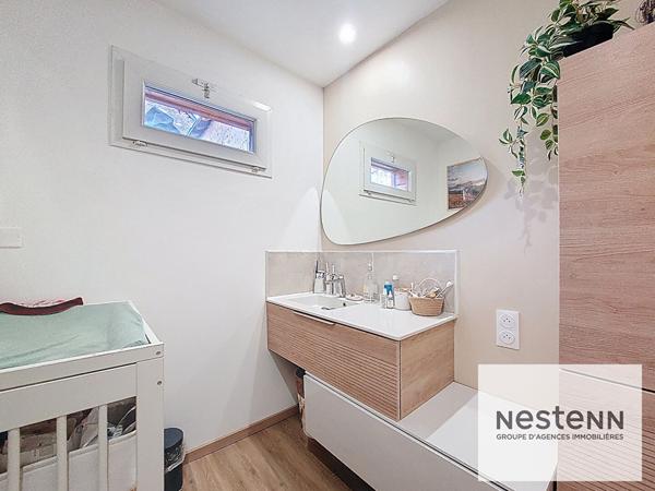 MONTBAZON CENTRE : Charmante maison en pierre avec 2 chambres, jardin et terrasse