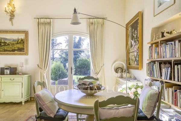 Charmante propriété à vendre dans un domaine privé à Châteauneuf