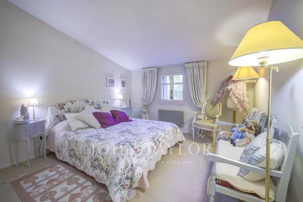 Charmante propriété à vendre dans un domaine privé à Châteauneuf