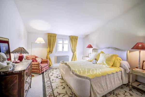 Charmante propriété à vendre dans un domaine privé à Châteauneuf