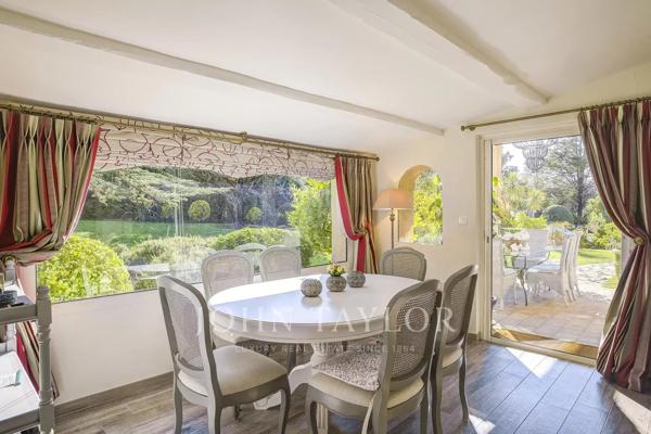 Charmante propriété à vendre dans un domaine privé à Châteauneuf