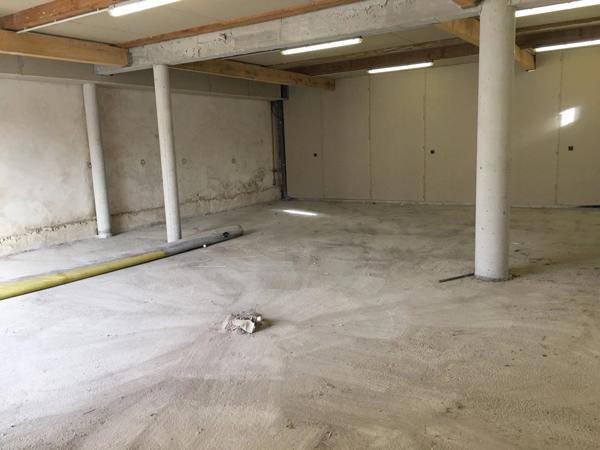 Location Local industriel 1 pièces 80 m2 à La Penne-sur-Huveaune
