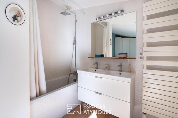 Maison de ville singulière : Esprit atelier et patio intimiste – Nantes Zola