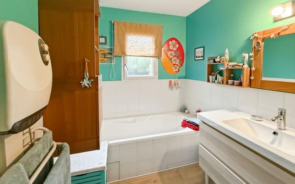 Maison à vendre    4 pièces •  Roquefort