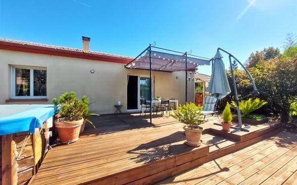 Maison à vendre    4 pièces •  Roquefort