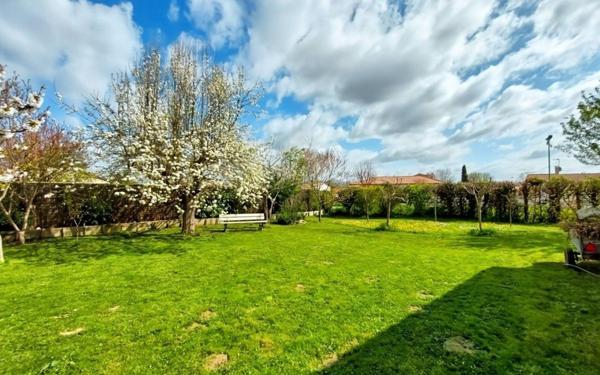 Maison à vendre    4 pièces •  Roquefort