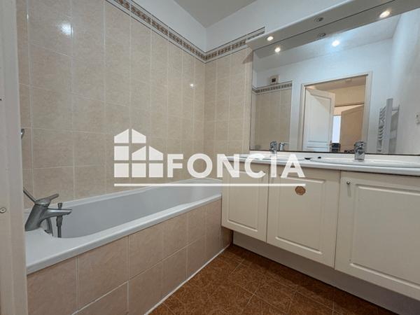Location Appartement 3 pièces 52.5 m² - 5 RUE DU DOCTEUR PERRIMOND Toulon 83000