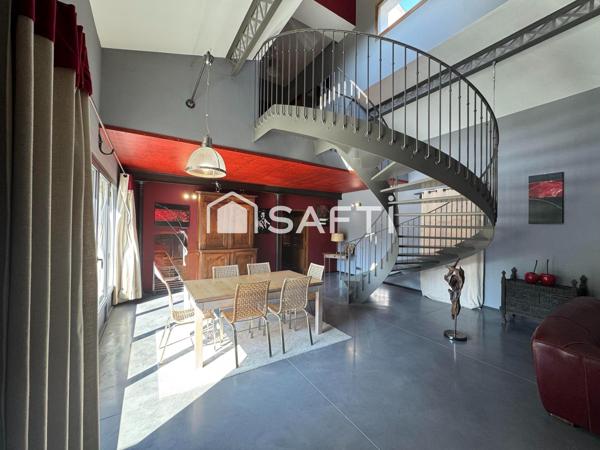 Maison de style Eiffel avec piscine