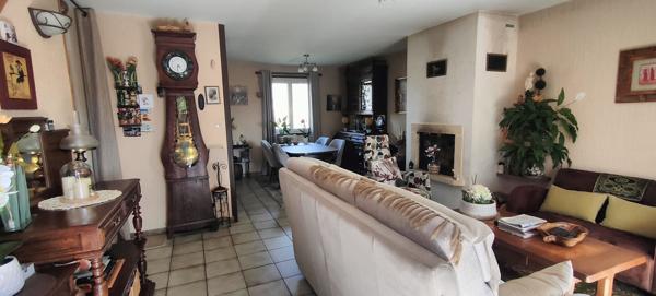 Maison familiale sur 657m² de terrain 185 000 € H.A.I.*