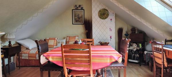 Maison familiale sur 657m² de terrain 185 000 € H.A.I.*