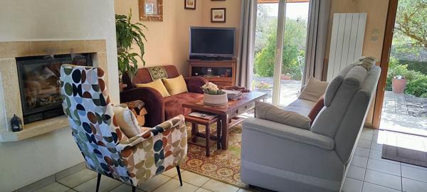 Maison familiale sur 657m² de terrain 185 000 € H.A.I.*