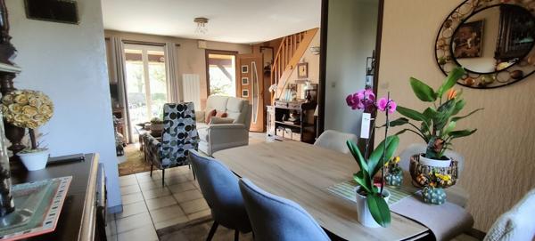 Maison familiale sur 657m² de terrain 185 000 € H.A.I.*