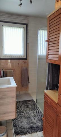 Maison familiale sur 657m² de terrain 185 000 € H.A.I.*