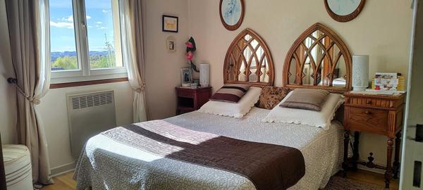 Maison familiale sur 657m² de terrain 185 000 € H.A.I.*