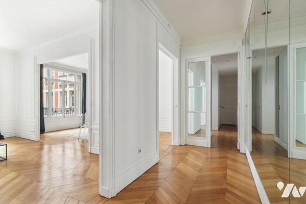 Champs de Mars - Appartement de 92 m² au calme absolu 