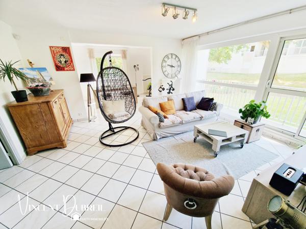 VASTE APPARTEMENT DE 103m² - 3 CHAMBRES