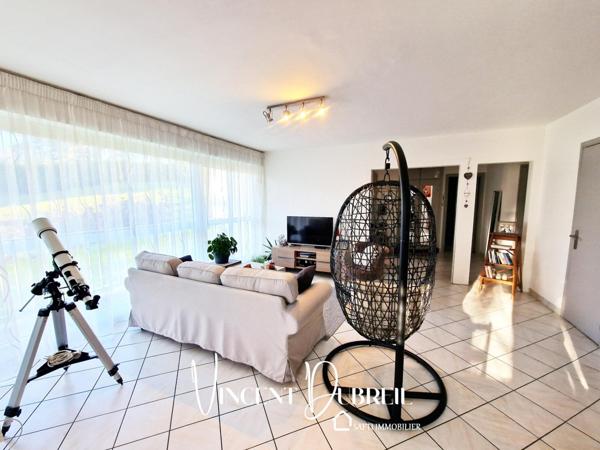 VASTE APPARTEMENT DE 103m² - 3 CHAMBRES