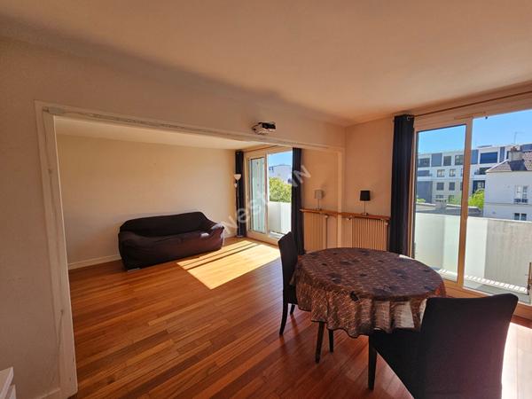 Appartement 3/4 pièces avec balcon, cave et parking