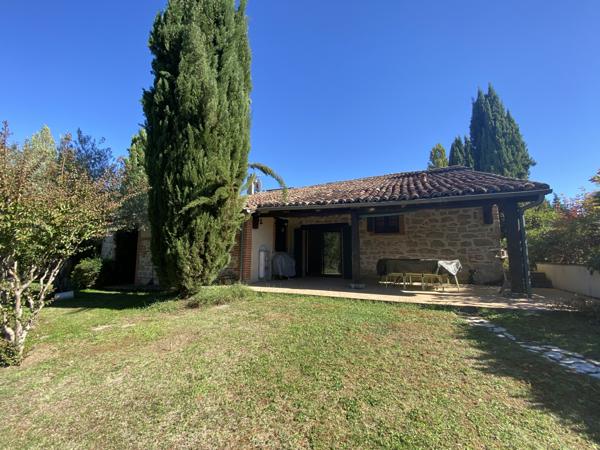 Moissac (82200) TARN ET GARONNE MOISSAC Ravissante maison de campagne avec maison d'amis, piscine et terrains de 6 plus hec