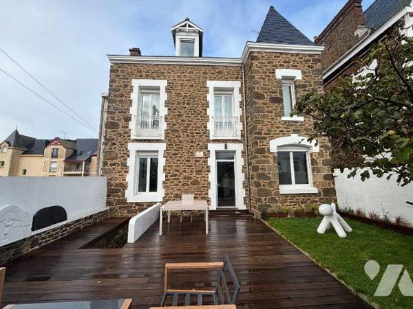 NOUVEAUTE ! Etude Trente-Cinq Notaires 

RARE A LA VENTE ! 

Au coeur de Rochebonne, au pie...