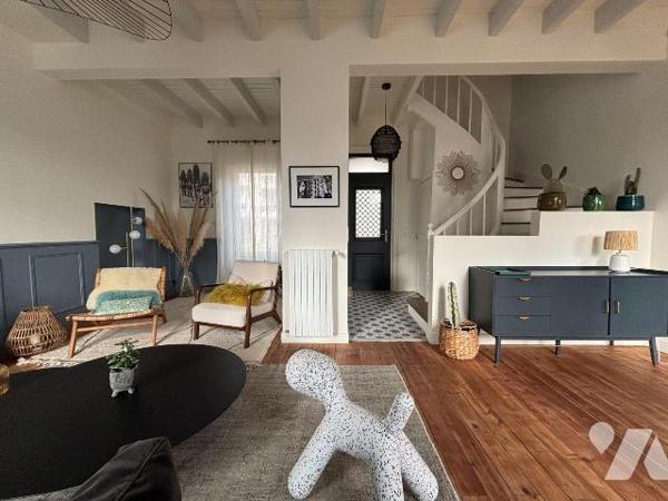 NOUVEAUTE ! Etude Trente-Cinq Notaires 

RARE A LA VENTE ! 

Au coeur de Rochebonne, au pie...