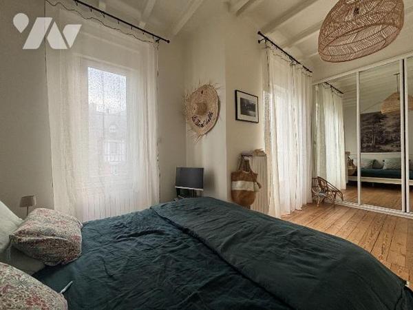 NOUVEAUTE ! Etude Trente-Cinq Notaires 

RARE A LA VENTE ! 

Au coeur de Rochebonne, au pie...