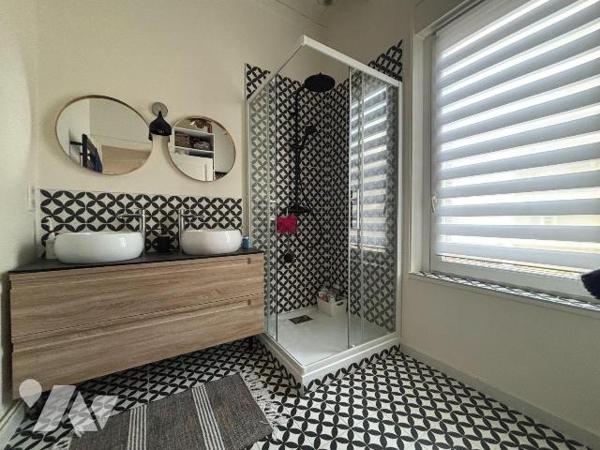 NOUVEAUTE ! Etude Trente-Cinq Notaires 

RARE A LA VENTE ! 

Au coeur de Rochebonne, au pie...