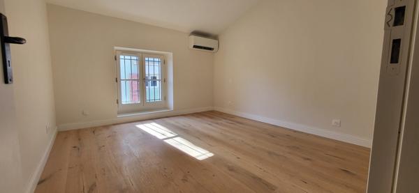 Orange (84100) Superbe T3 de 92 M²