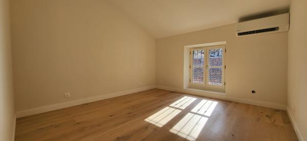 Orange (84100) Superbe T3 de 92 M²