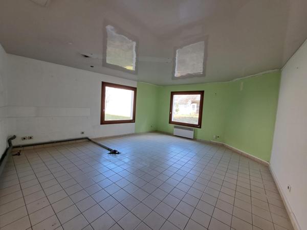 TRES BEL IMMEUBLE DE CARACTERE - 457m2-