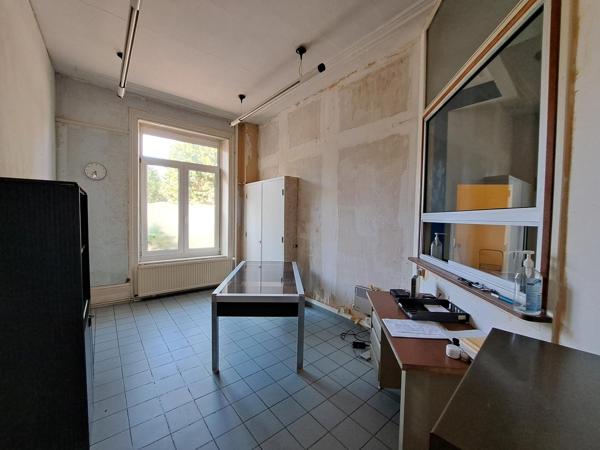 TRES BEL IMMEUBLE DE CARACTERE - 457m2-