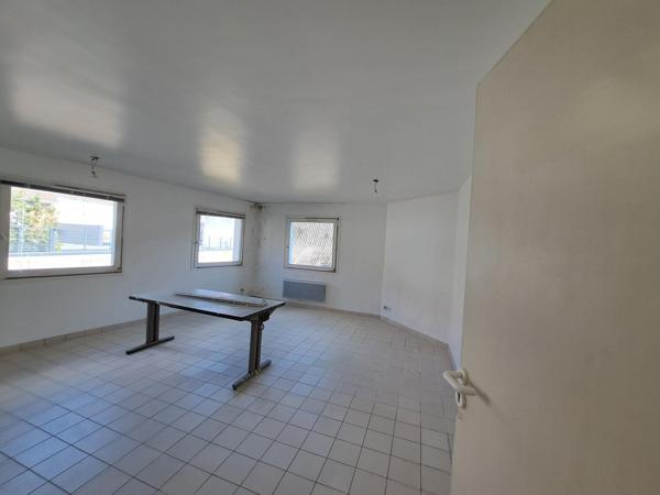 TRES BEL IMMEUBLE DE CARACTERE - 457m2-
