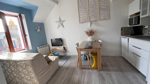 LE CROISIC - Appartement T2 de 21 m², entièrement rénové avec soin, vendu meublé et parfaitement équipé
