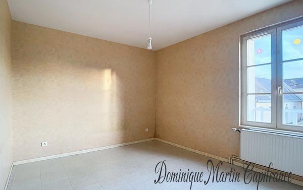 Maison à vendre 10 pièces COUTURE SUR LOIR (41)- Maison de 157 m²-cour garage-jardin