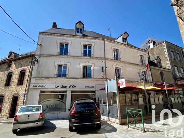 Immeuble à vendre 211 m² Bais