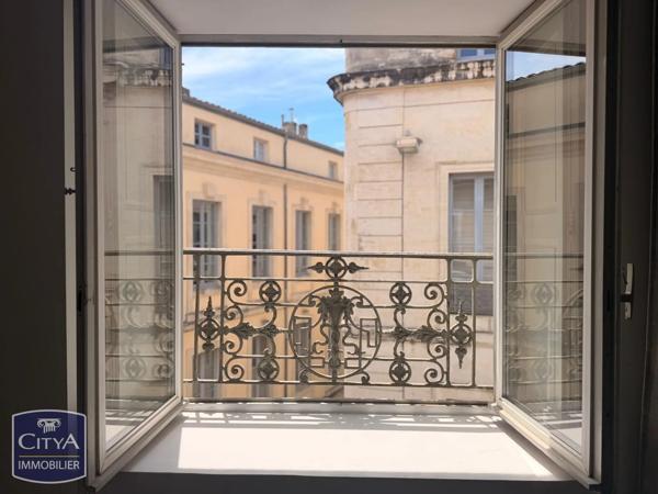 Appartement à vendre 2 pièces 61.7m² Nîmes (30000)