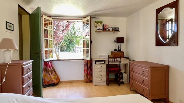 Maison
                                                                                                                                                                                                                                                                                                                        3 pièce(s)                                                                                                                                                                                                          2 chambre(s)                                                                                                                                                                                                          88  m²