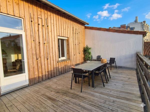 CAUDERAN/PARC BORDELAIS - T3 dernier étage avec terrasse.