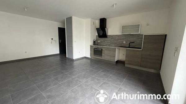 Vente                                                      Appartement
                        
                     2 pièces                      48 m2                     à Montbéliard