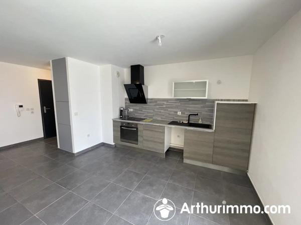 Vente                                                      Appartement
                        
                     2 pièces                      48 m2                     à Montbéliard