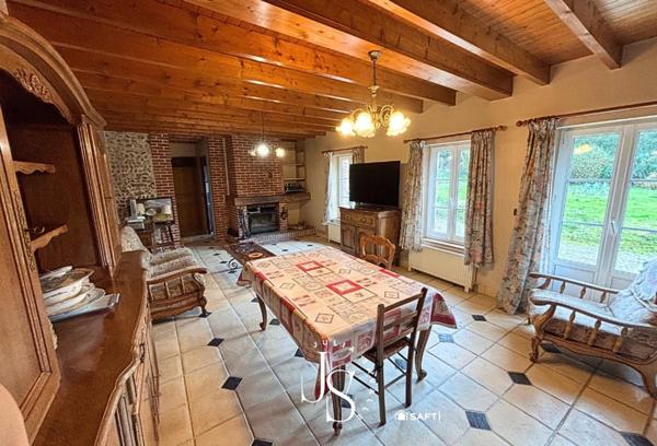 Maison de caractère en briques avec chaudière et insert récents