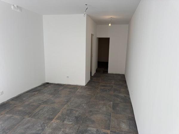 Local commercial / professionnel rénové - 33 m² - Marseille 13e