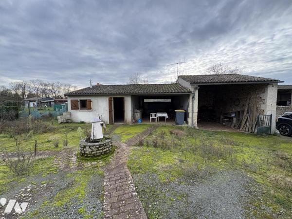 LA CRECHE, maison ancienne 